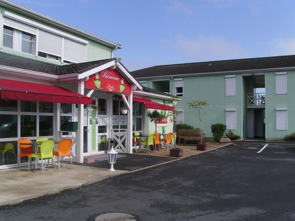 Brit Hotel Essentiel Poitiers Gare Du Futuroscope Jaunay-Clan Exterior foto